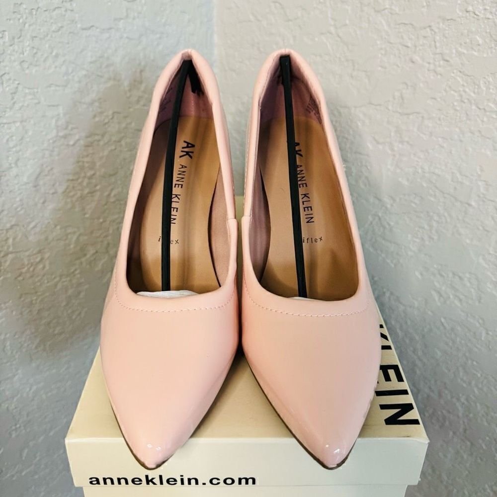 ANNE KLEIN Grazen Pointed Toe Pump Block Heel, Patent Leather Pink, 8.5, NWT - Picture 4 of 16